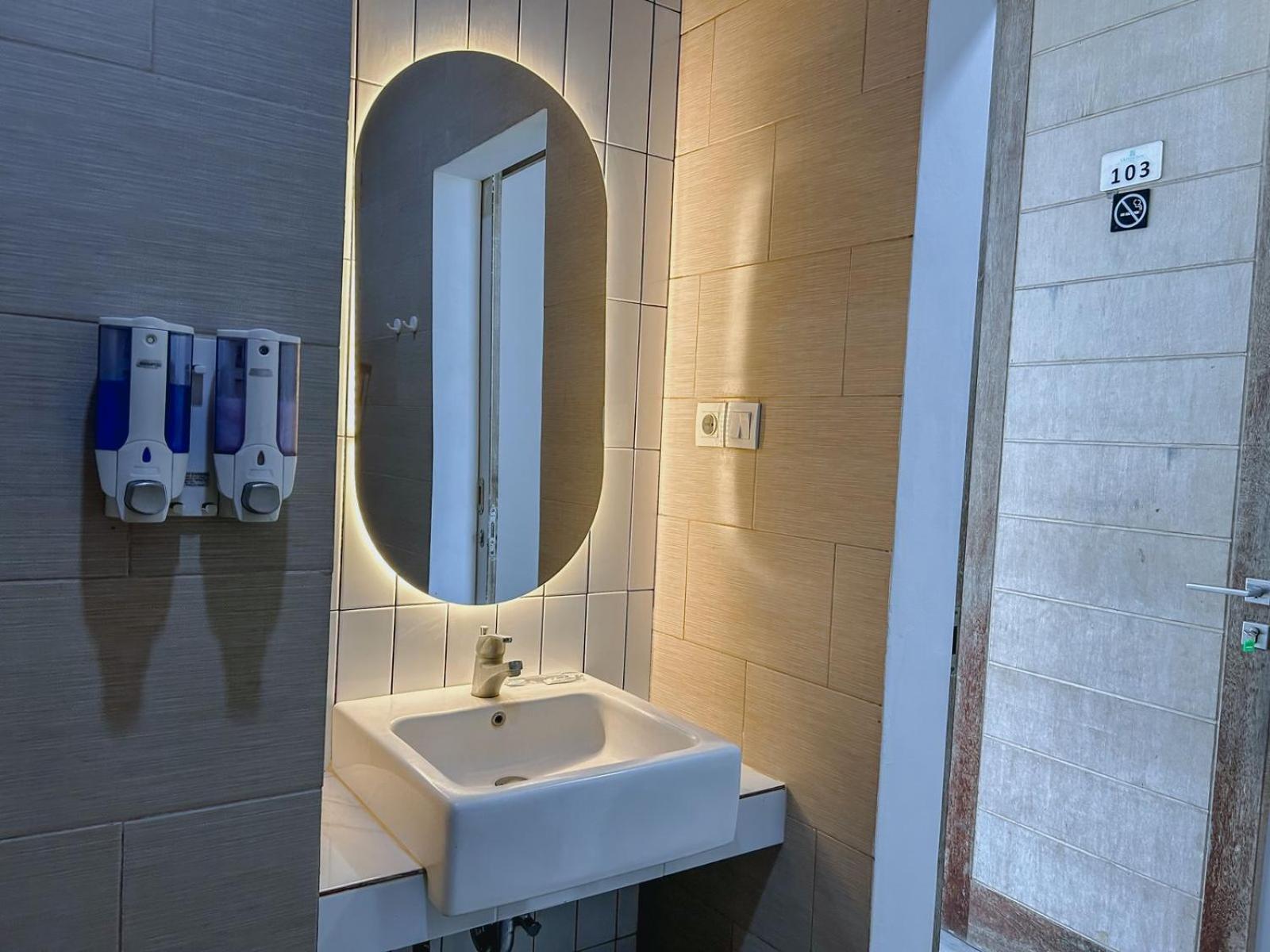 Olivia Soho Guest House Legian  Ngoại thất bức ảnh